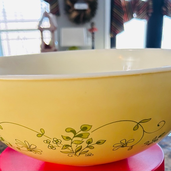Pyrex 4 Wt  Shenandoah CinderellaBowl # 444 Pretty Yellow Pattern - Picture 4 of 9